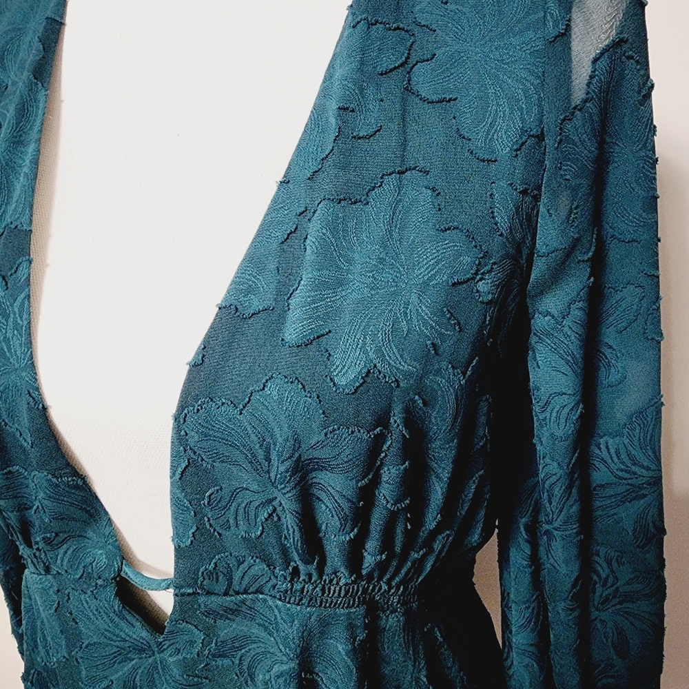 GORGEOUS ANTHROPOLOGIE  Deep V Dress NWT - Picture 7 of 10